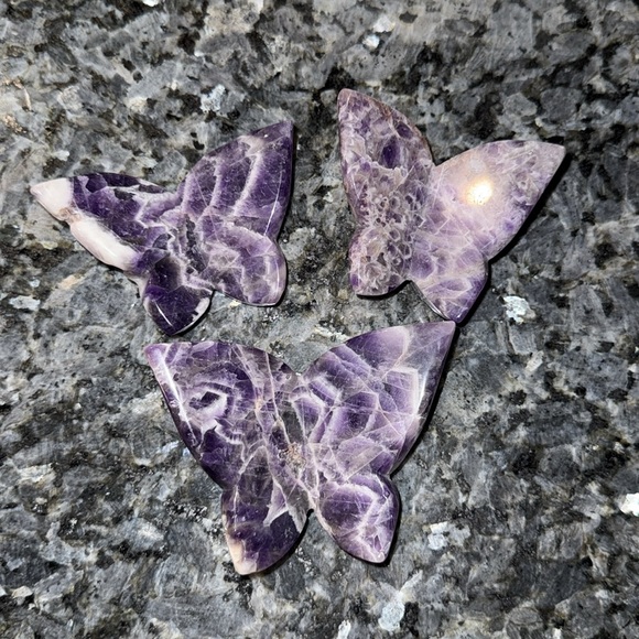 Dream Amethyst Butterfly Set of 3 - Sphere holder ๐ฆ - Picture 7 of 7